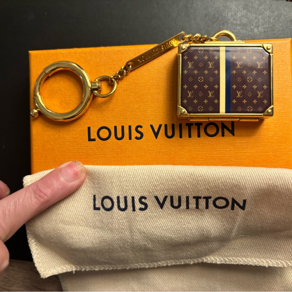 RARE authentic Louis Vuitton Arzel Mirror keychain.
